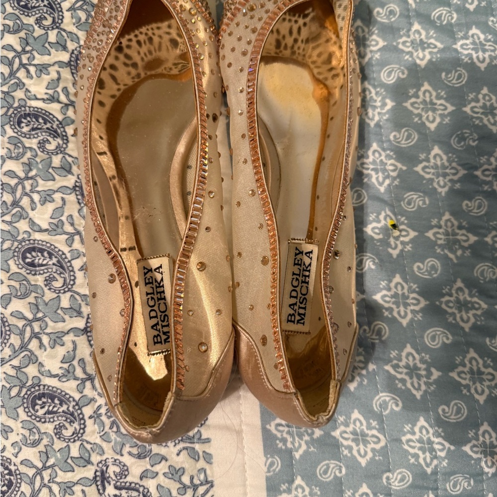 Badgley Mischka Women's Gold Flats